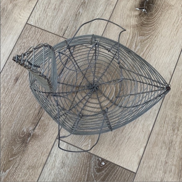 Rustic Farmhouse Chicken Metal Basket - Picture 2 of 7